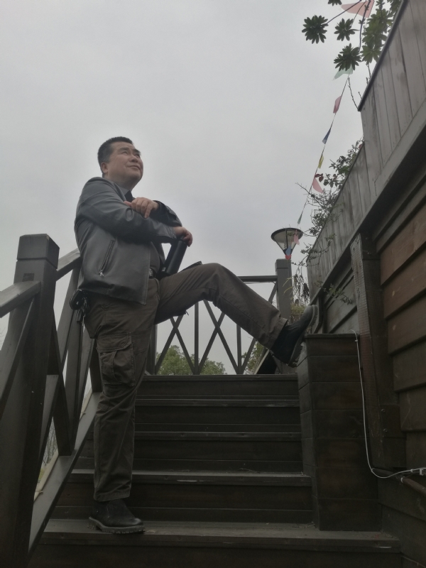 孤单背影的第一张照片--龙岩相亲服务中心