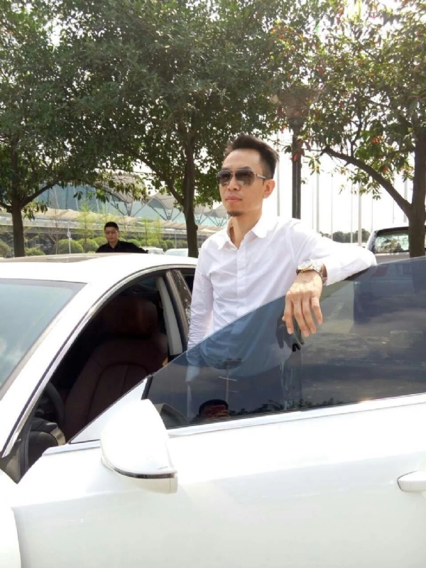 杨岳的第一张照片--龙岩相亲服务中心