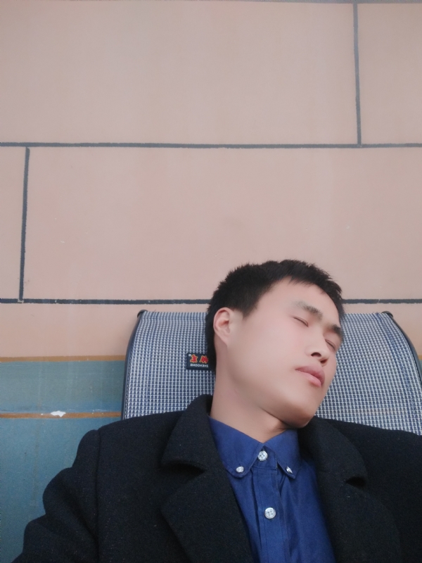 有钱爱情才能长久的第一张照片--龙岩相亲服务中心
