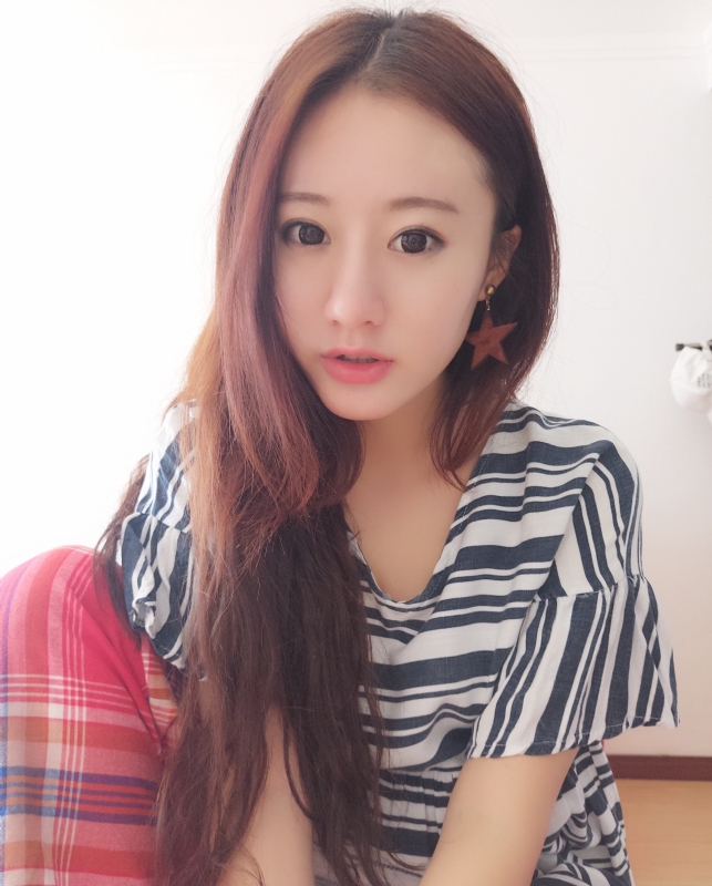 没有故事的女同学的第二张照片--龙岩相亲服务中心