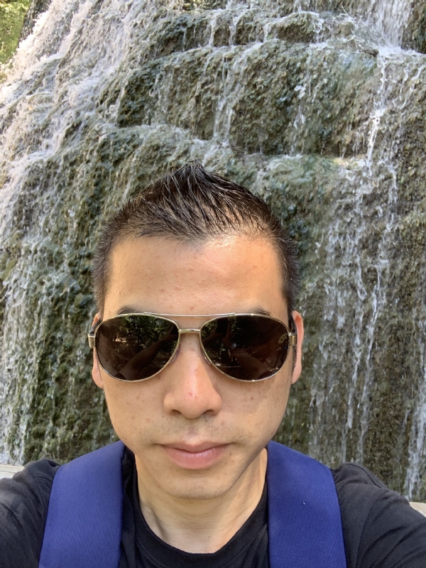 高兴的第二张照片--龙岩相亲服务中心