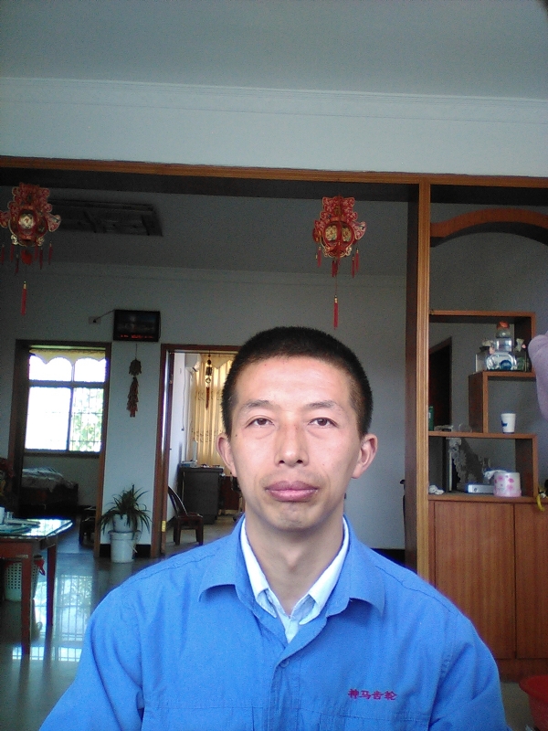 红玫瑰的第一张照片--龙岩相亲服务中心