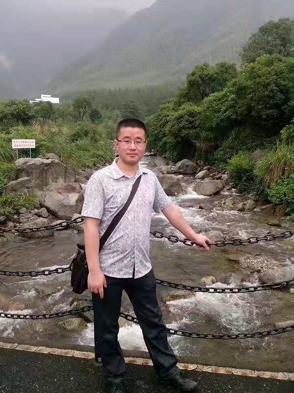 淡定牛魔王的第三张照片--龙岩相亲服务中心
