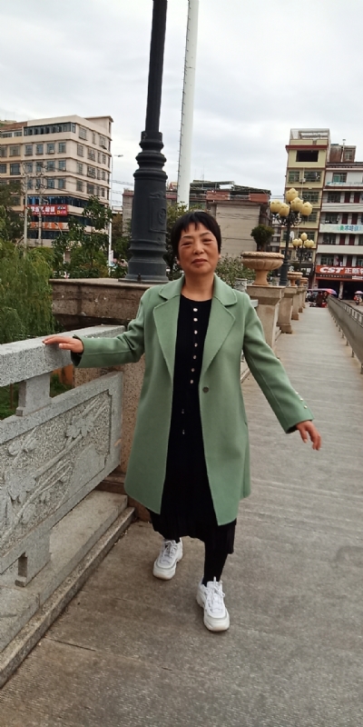 小玲的第一张照片--龙岩相亲服务中心