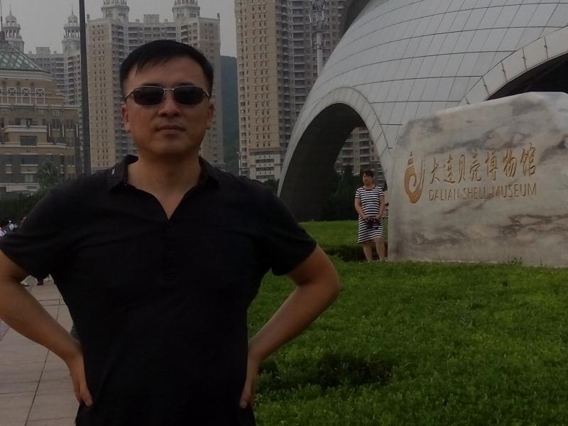 豁达的第一张照片--龙岩相亲服务中心