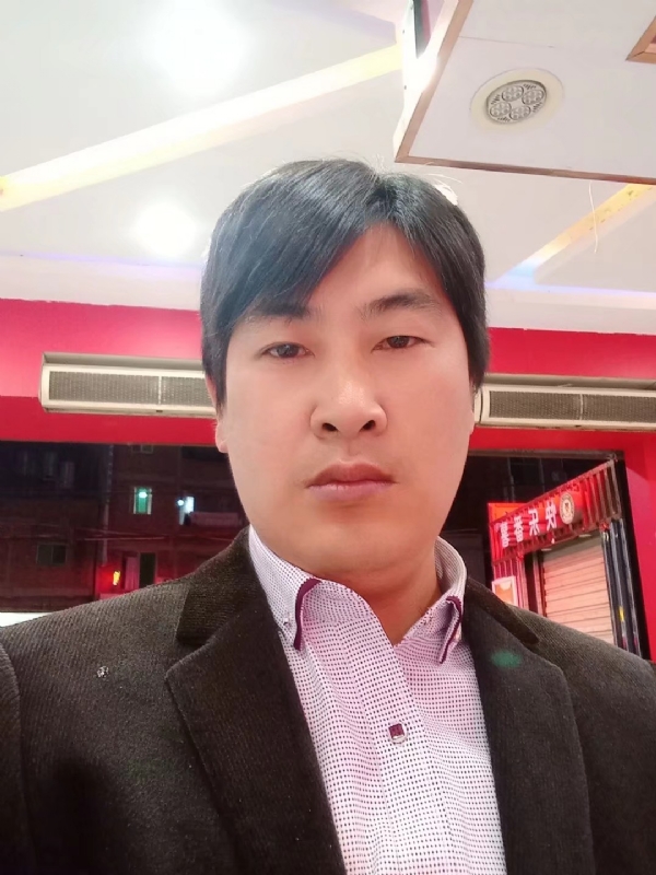奔跑的第二张照片--龙岩相亲服务中心