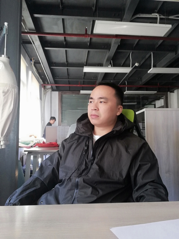 左眼皮跳跳的第一张照片--龙岩相亲服务中心