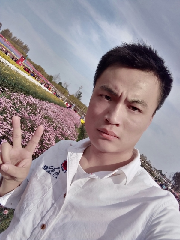心碎无痕的第二张照片--龙岩相亲服务中心
