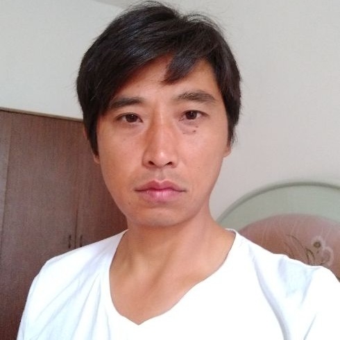 莞尔一笑的第一张照片--龙岩相亲服务中心