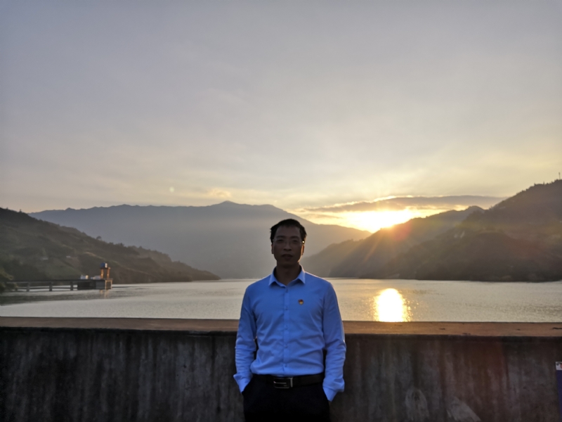 庸人自扰的第一张照片--龙岩相亲服务中心