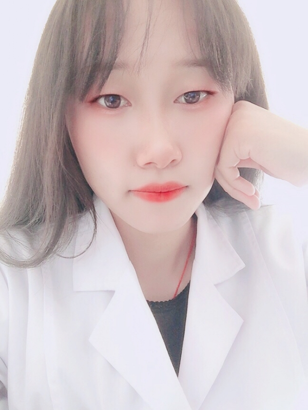 白婚纱的第一张照片--龙岩相亲服务中心