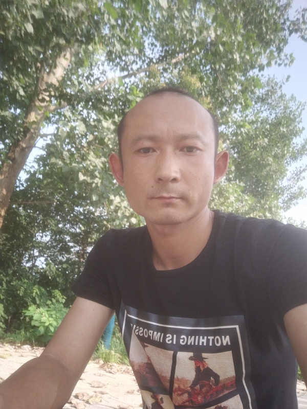 80大叔的第二张照片--龙岩相亲服务中心