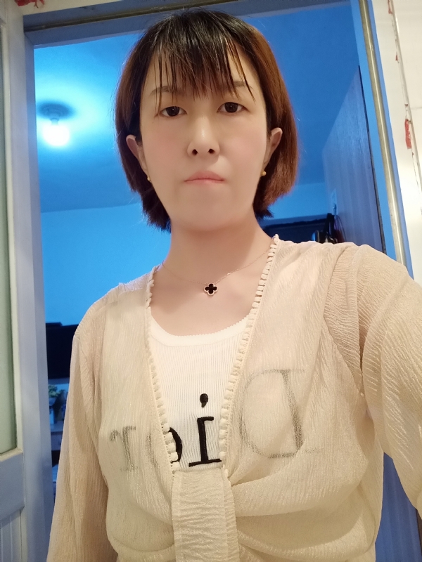 芬儿的第一张照片--龙岩相亲服务中心