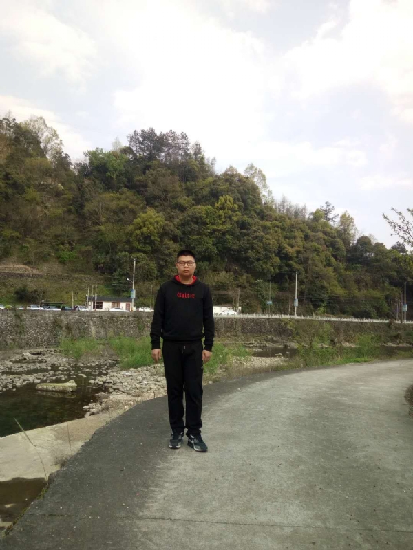 等着上钩的鱼的第一张照片--龙岩相亲服务中心