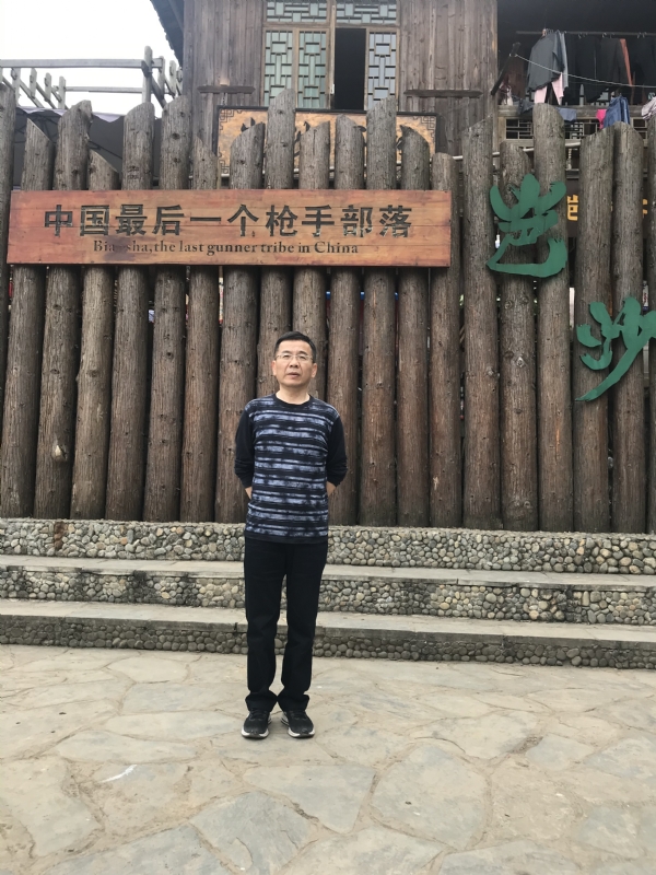 屯里的富豪的第一张照片--龙岩相亲服务中心