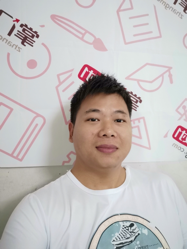 轻静地行走着的第一张照片--龙岩相亲服务中心
