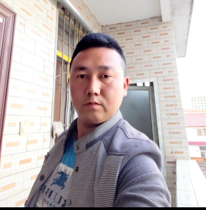 帅帅的大叔的第一张照片--龙岩相亲服务中心