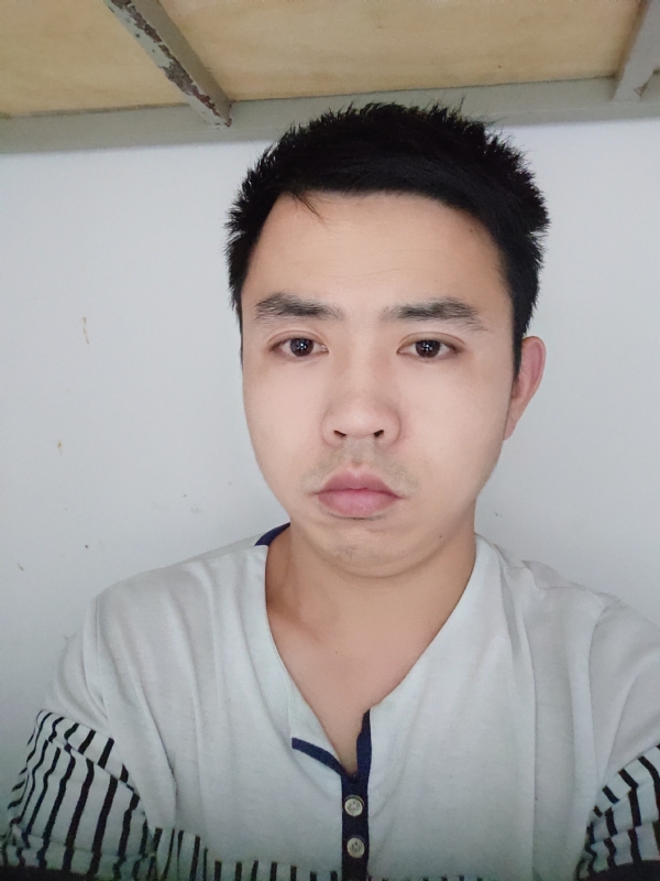 老男孩的第二张照片--龙岩相亲服务中心
