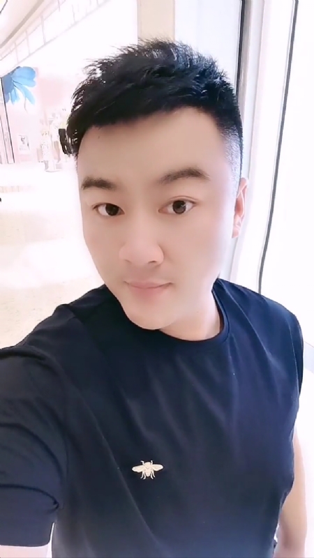 微风徐徐的第一张照片--龙岩相亲服务中心