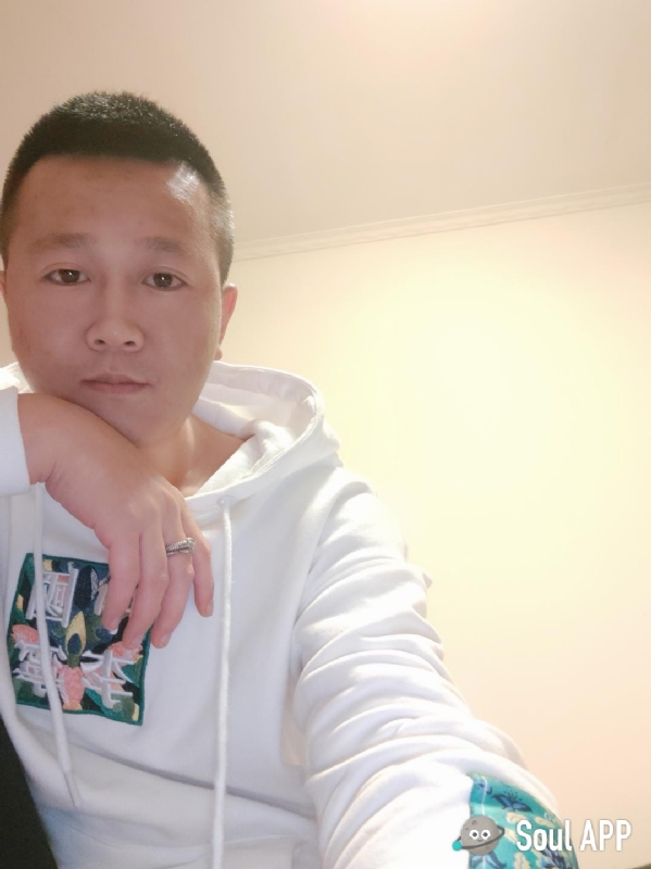 Away的第一张照片--龙岩相亲服务中心