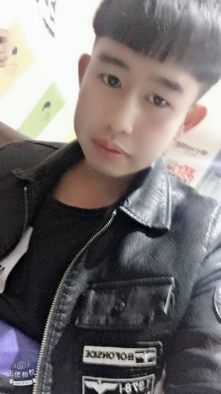 军绿色的第一张照片--龙岩相亲服务中心
