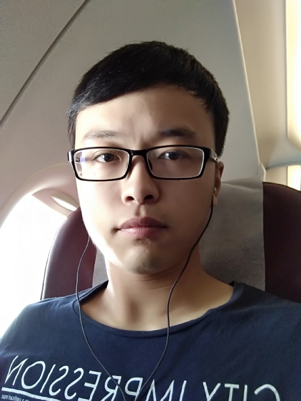 在水一方的第二张照片--龙岩相亲服务中心