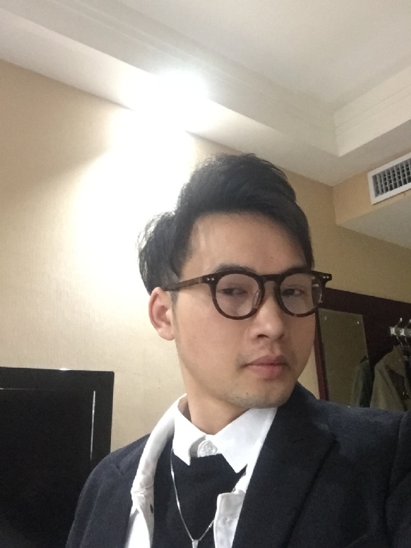 曾亮的第一张照片--龙岩相亲服务中心