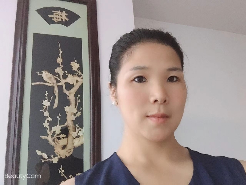 微笑的第一张照片--龙岩相亲服务中心