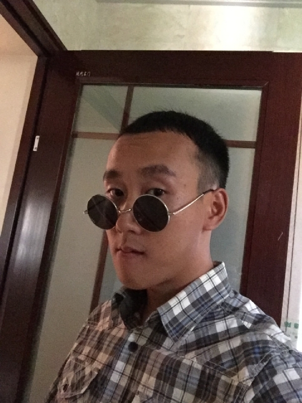 悲喜的第一张照片--龙岩相亲服务中心