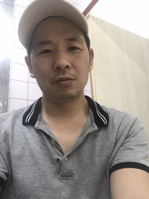 老何的第一张照片--龙岩相亲服务中心