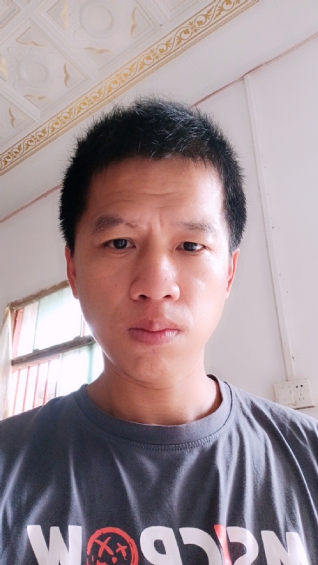 人都再努力的第一张照片--龙岩相亲服务中心