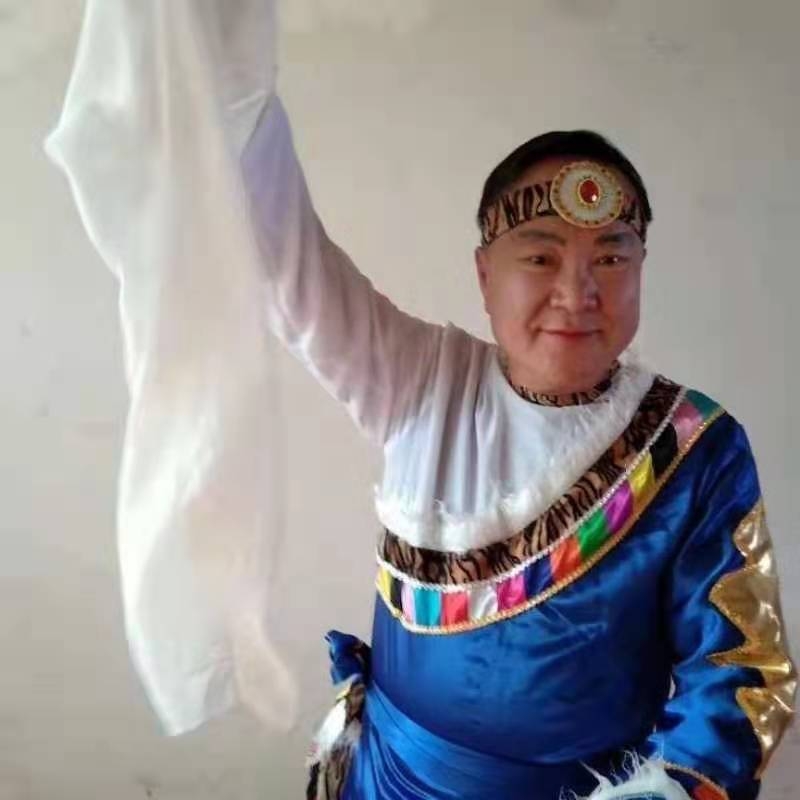 走在冷风中的第一张照片--龙岩相亲服务中心