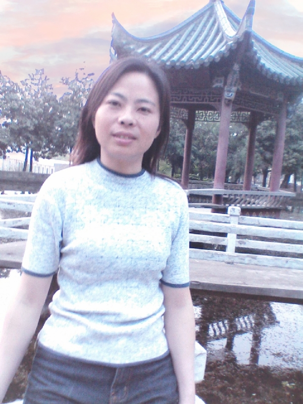 小草的第一张照片--龙岩相亲服务中心