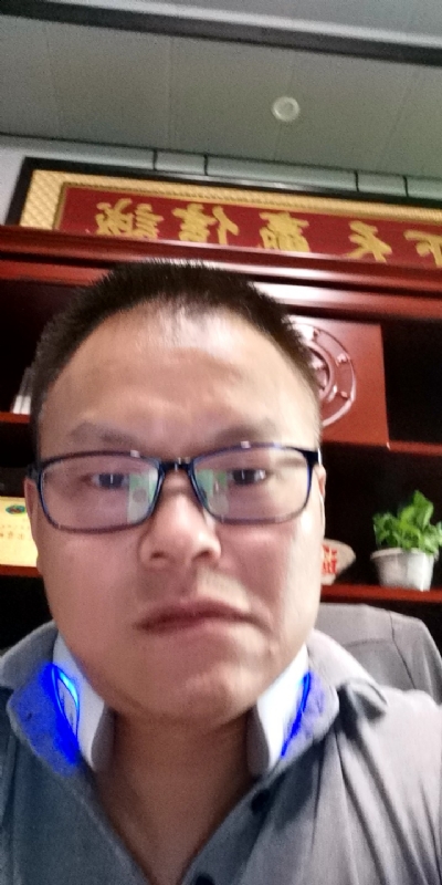 模具工匠的第一张照片--龙岩相亲服务中心