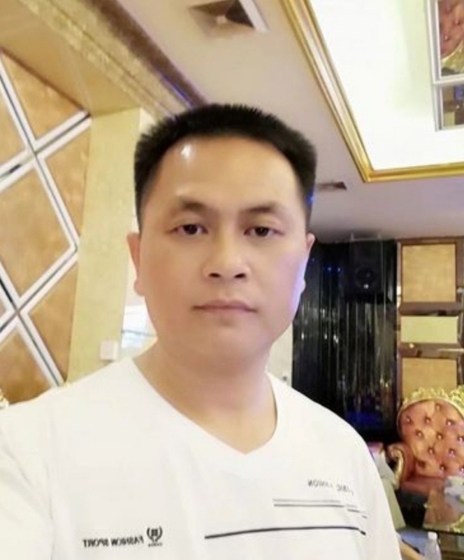 小梁的第二张照片--龙岩相亲服务中心