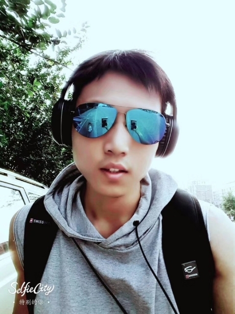 失意的人的第一张照片--龙岩相亲服务中心
