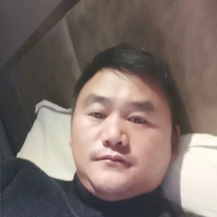 奔跑的第二张照片--龙岩相亲服务中心