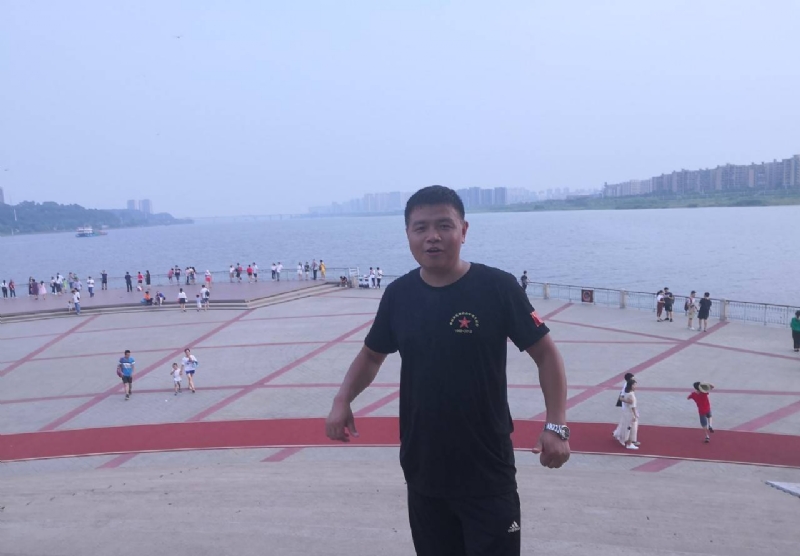 曾经心疼的我的第一张照片--龙岩相亲服务中心