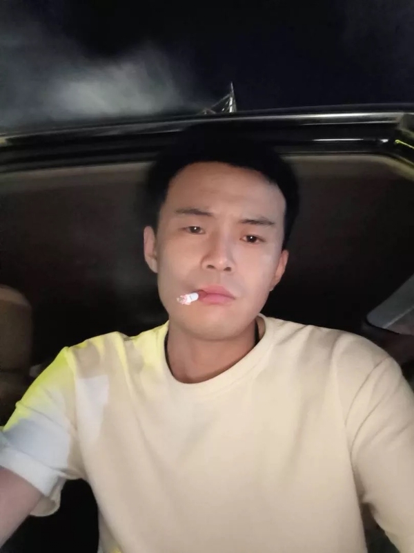 爱睡觉的土拨鼠的第一张照片--龙岩相亲服务中心