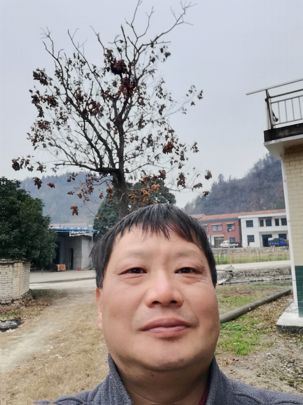 苏众青春冲浪的第一张照片--龙岩相亲服务中心