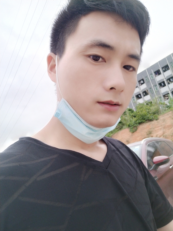 何凡的第二张照片--龙岩相亲服务中心