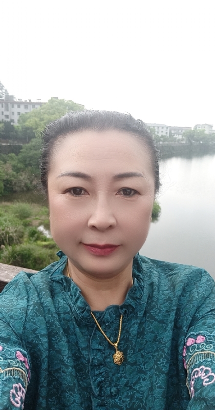 雨中情的第一张照片--龙岩相亲服务中心