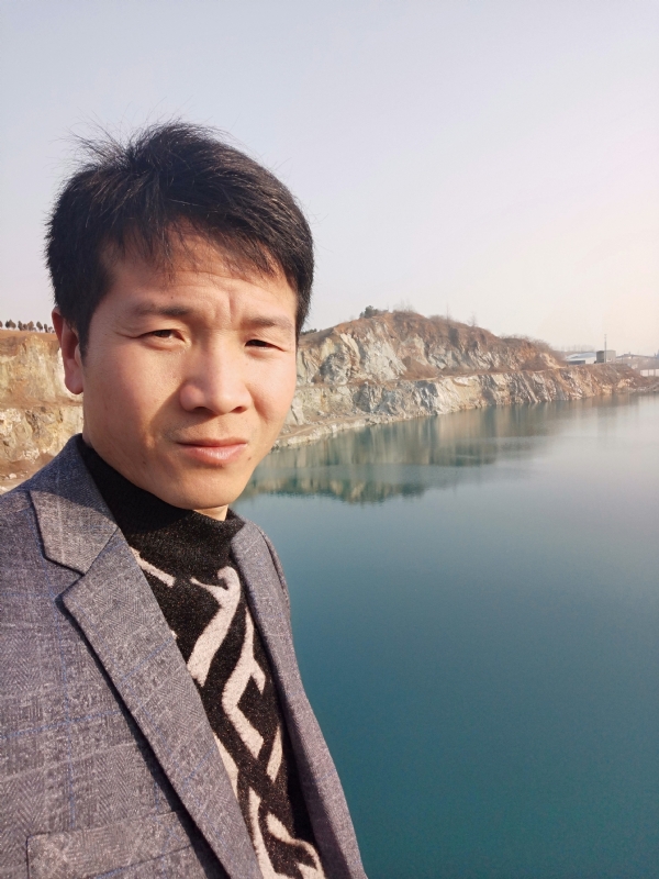 寒夜的第二张照片--龙岩相亲服务中心