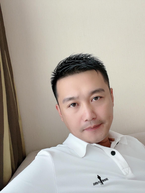 笑望人非的第一张照片--龙岩相亲服务中心