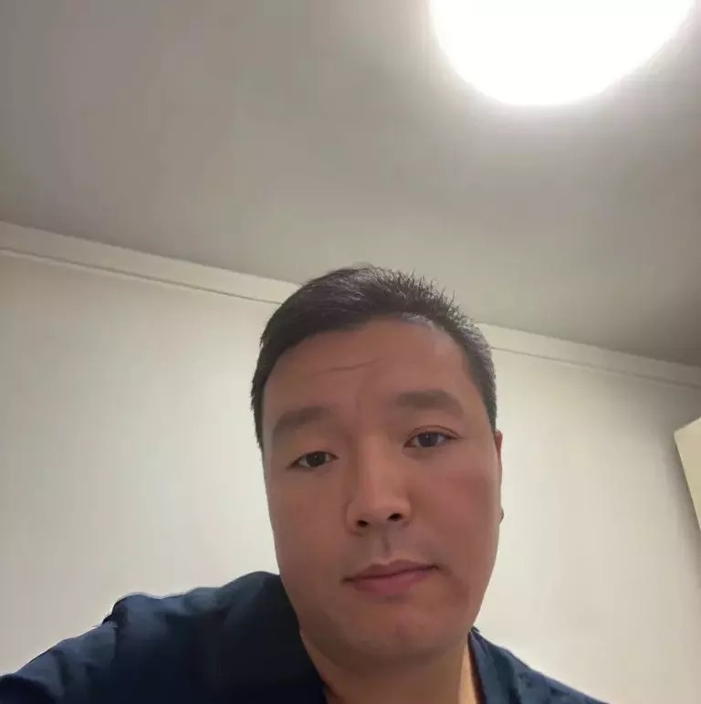 穿唐装的松鼠的第一张照片--龙岩相亲服务中心