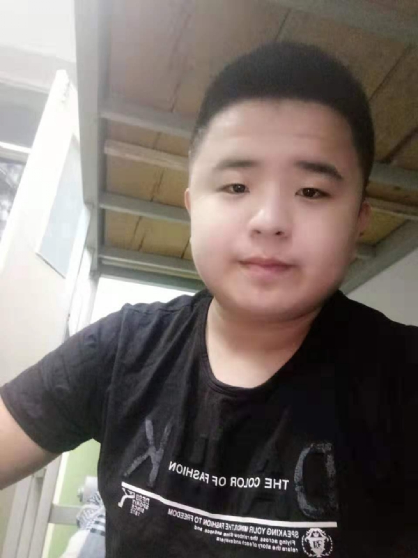 打小就爱淘气的第一张照片--龙岩相亲服务中心