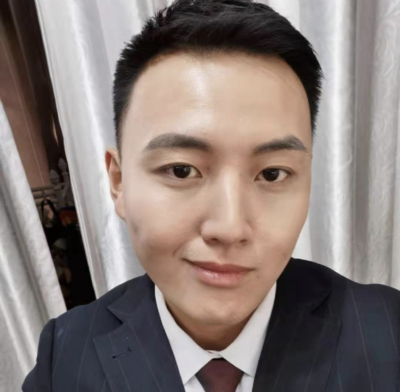 英俊潇洒的第二张照片--龙岩相亲服务中心
