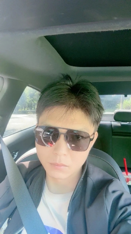 怀念的第一张照片--龙岩相亲服务中心