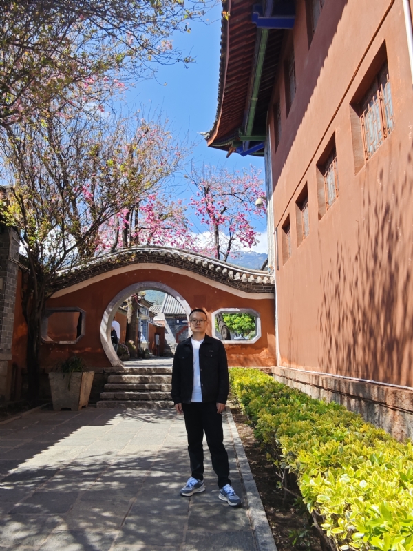 简单的第一张照片--龙岩相亲服务中心