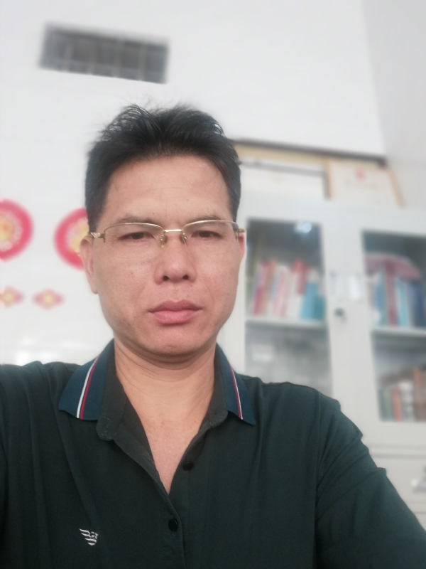 后视镜的第一张照片--龙岩相亲服务中心